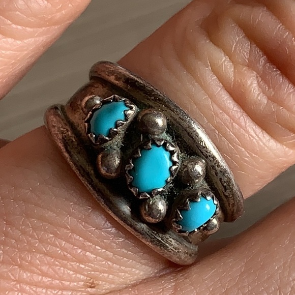 Antique sterling ring with turquoise - Picture 4 of 11
